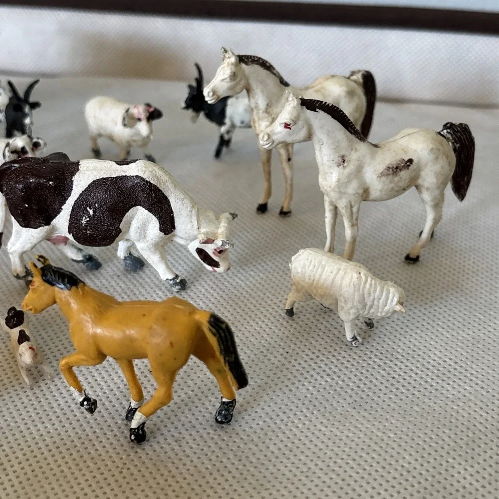 Vintage Lot of 22 Plastic/Rubber Miniature Animals‎ Made in Hong Kong Mixed